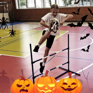 Halloweenské hobby horse závody
